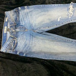 Mid rise Straight leg Ankle Jeans